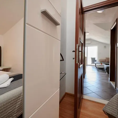 & Zaja Апартаменты Трогир