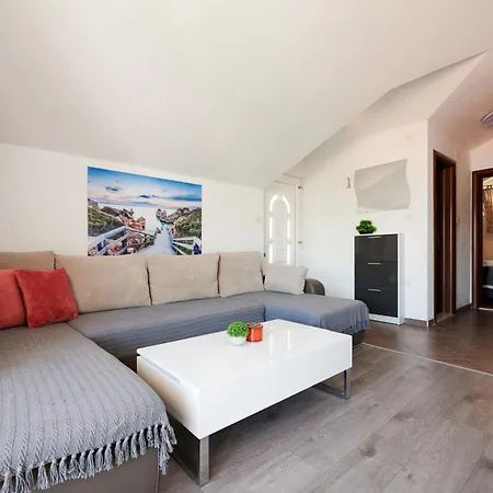 Апартаменты & Zaja *