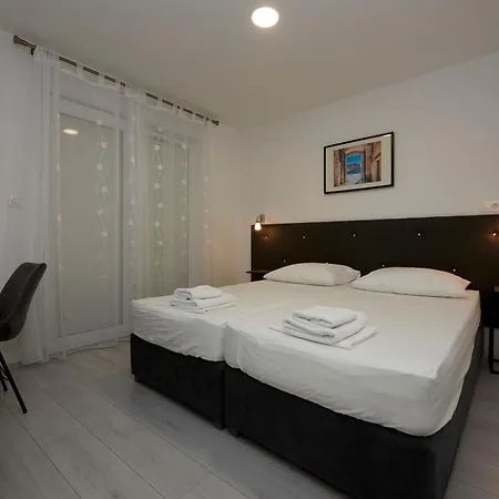 & Zaja * Трогир