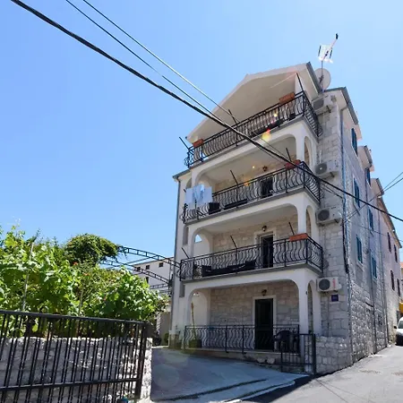 Апартаменты & Zaja *