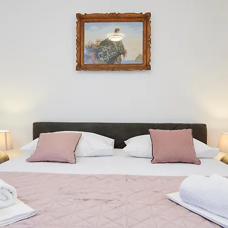 Apartament & Zaja *