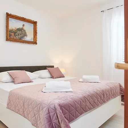 Apartament & Zaja *