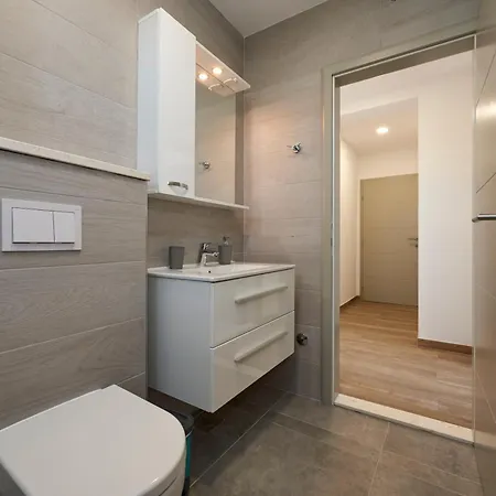& Zaja Apartament *
